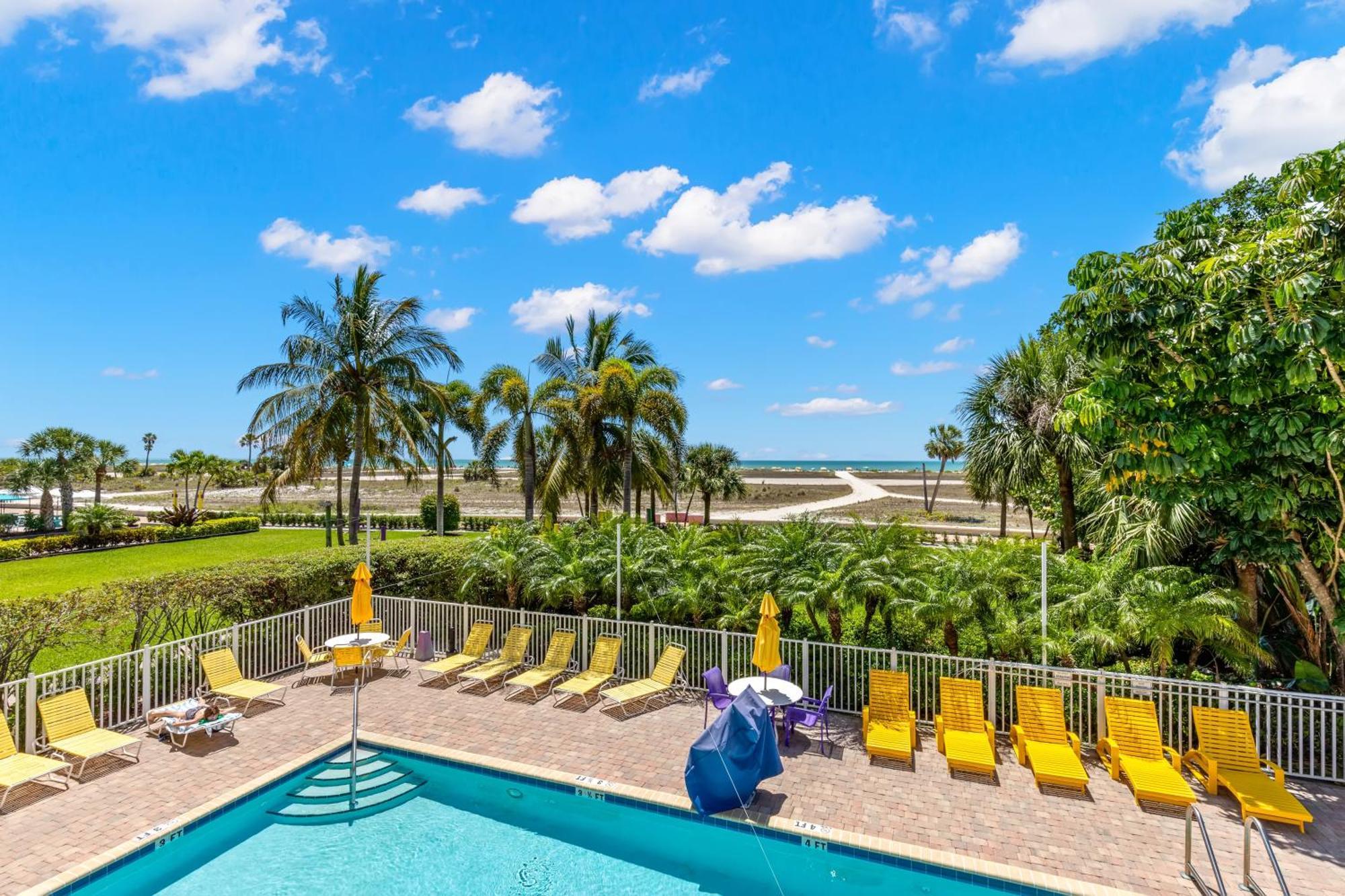 South Beach Oceanfront Resort St. Pete Beach Værelse billede