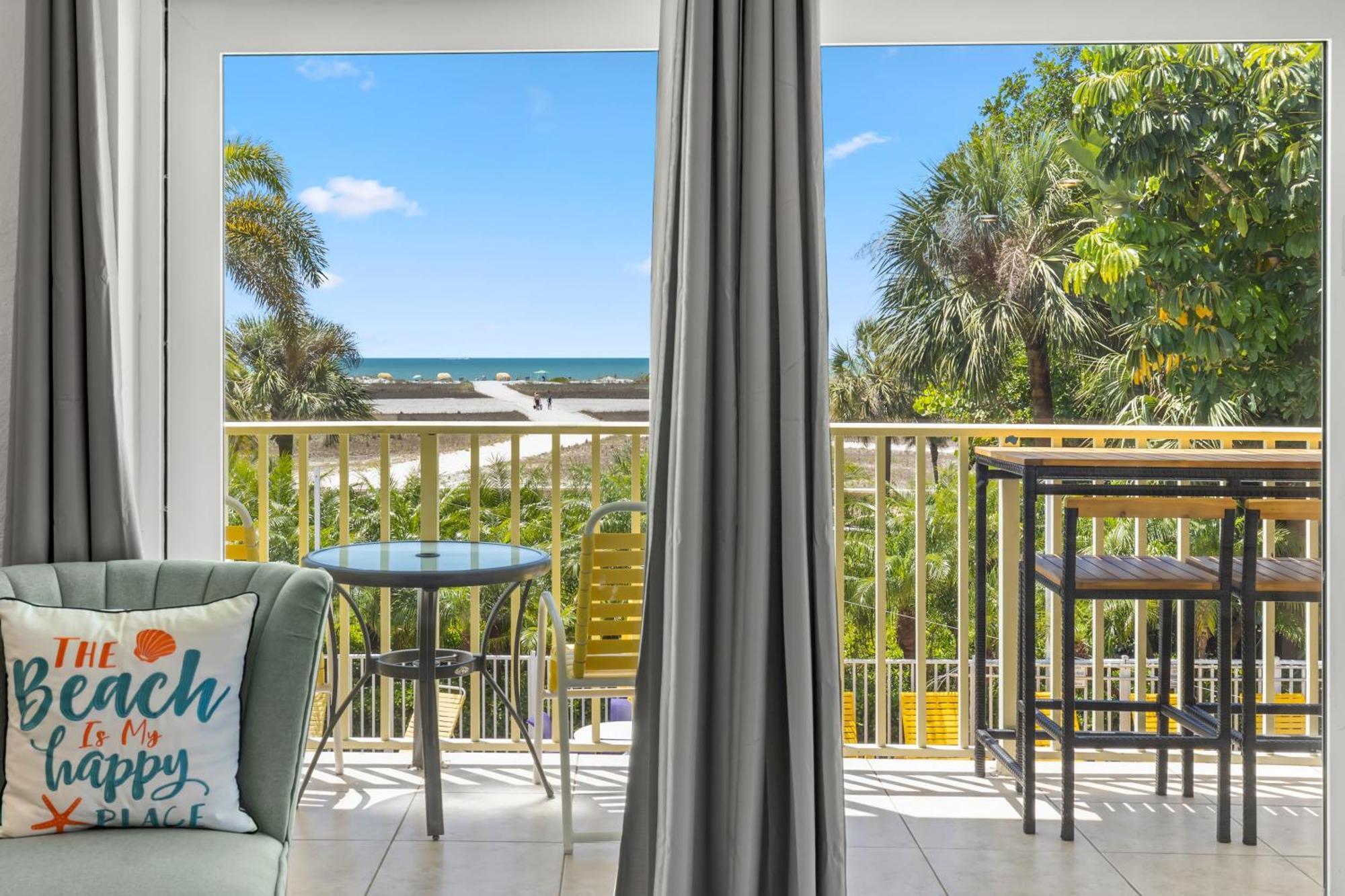 South Beach Oceanfront Resort St. Pete Beach Værelse billede