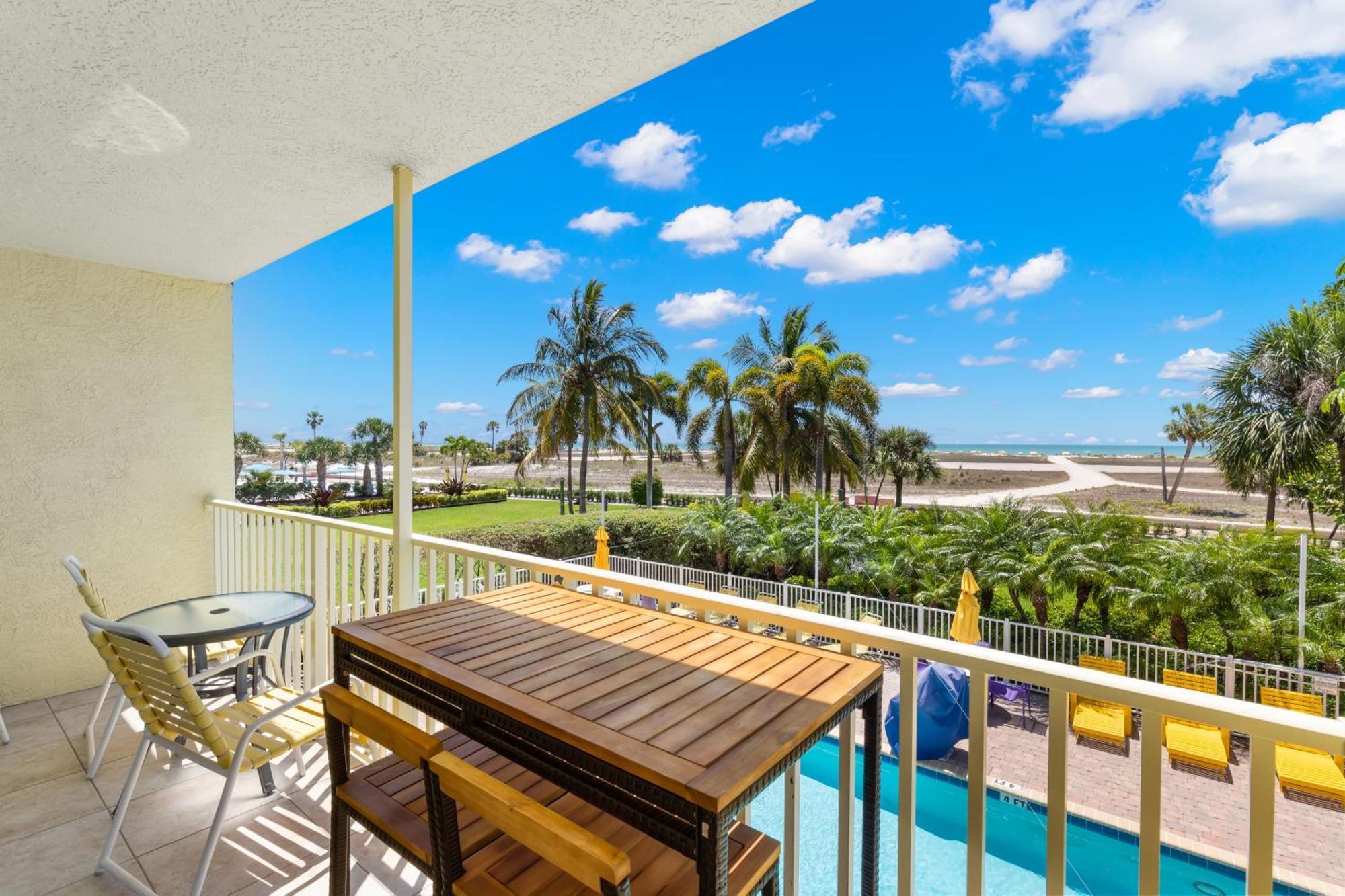 South Beach Oceanfront Resort St. Pete Beach Værelse billede